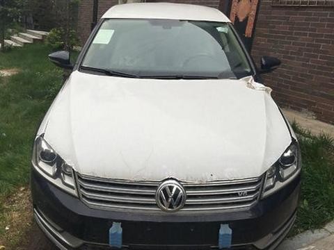 老金花24万买辆v6版大众迈腾库存车：妻子不同意，朋友都说很值