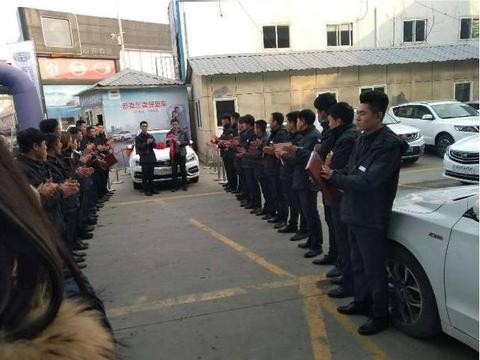 首提18款吉利帝豪，车主：外观大改，配全液晶仪表盘，8万很值