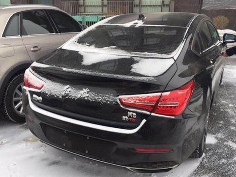 全国首款红旗H5到店, 内饰高级配远程启动+迎宾灯！