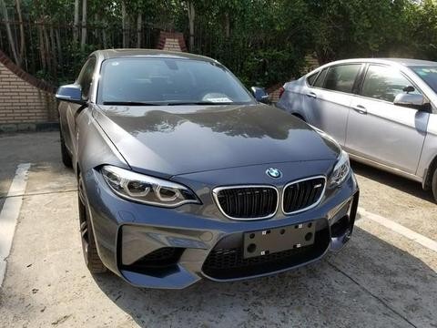 花75万买辆宝马M2, 对比保时捷车钥匙后, 被开718的朋友小瞧了