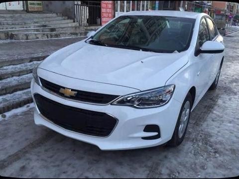 这合资车又降3万：标配ESP+油耗5L，卖5万买啥捷达和宝骏？