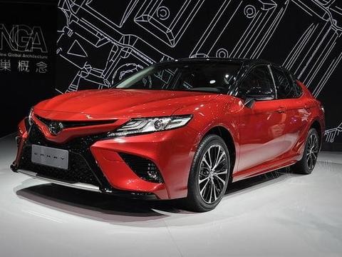 10气囊+全LED大灯，上市十年卖出150万辆，油耗比雅阁低