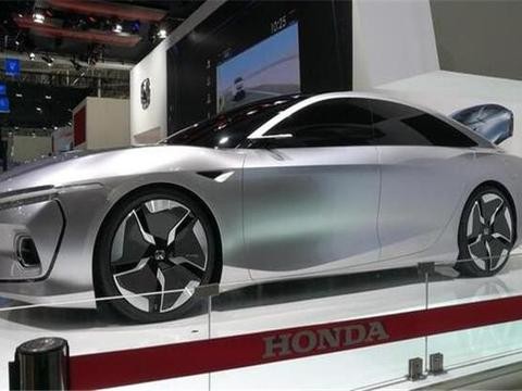 15万新思铂睿蓄势待发，吊打新雅阁绰绰有余，新凯美瑞乱了阵脚