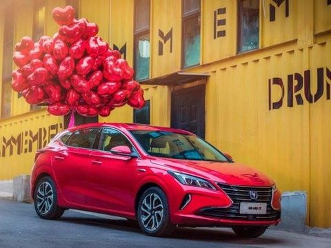 长安发布全新逸动XT官图 全新家族设计