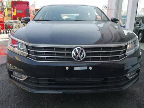 小伙花20.8万买辆大众帕萨特政采版，提车时看到中控区心里寒寒的