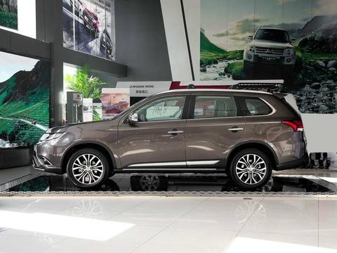 Jeep指南者VS三菱欧蓝德对比哪个更好呢？请看车主是怎么说的