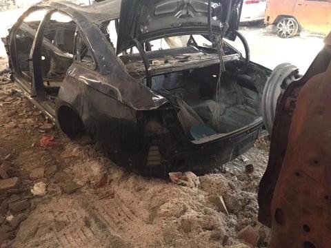 花900多买了一辆奥迪C7车壳, 回家打算亲手研发一辆奥迪A6L！