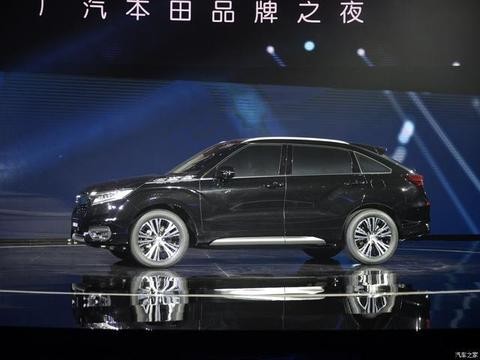 这车272马力，单变速箱就值十万，内饰也不下几万，现很缺货