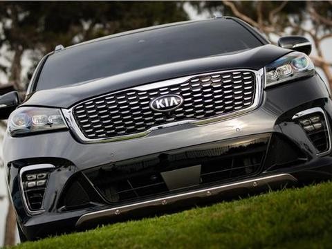 2019年7座起亚索兰托SUV，修改造型配备大尺寸全景天窗！