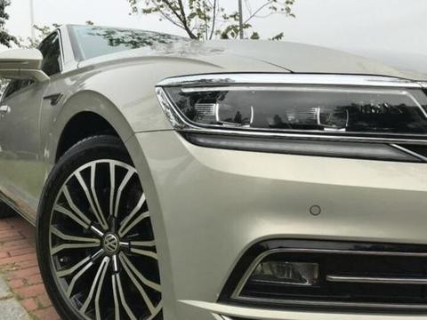 放弃奥迪A4L, 多花几万提了这台豪车, 表弟却说这是一台伪豪车