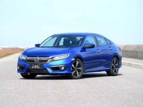 本田思域被吉利博瑞追尾, 网友: 20码都能把思域防撞梁撞弯?