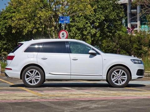 整车进口，2吨车重6.2秒破百，上市直降15万，宝马X5最怕它