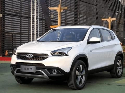 一箱油跑800Km, 配全景天窗+独立悬架, 卖11万还买啥吉利博越?