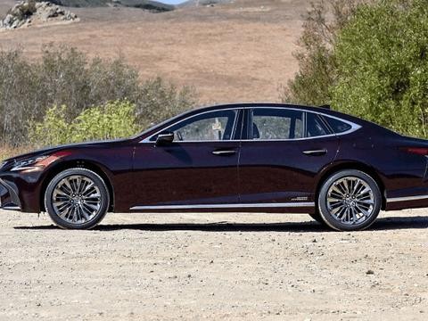 日本最豪华的车! 自身降价60万, 格调远超宝马, 实力叫板奔驰S级