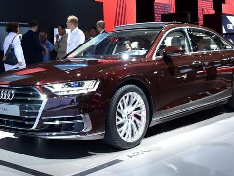 全新奥迪A8登场，比500万的红旗还炫