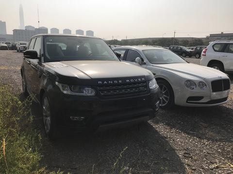 17款路虎揽胜运动柴油版天津港现车手续齐全价格优惠