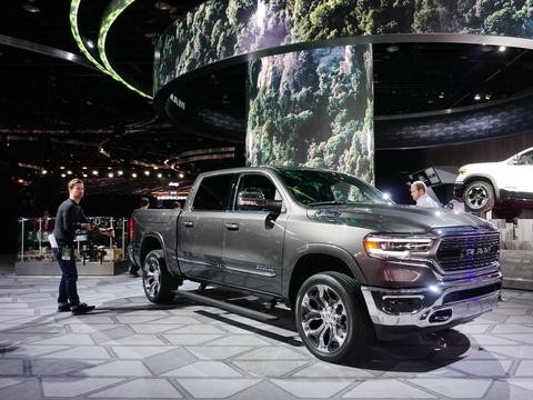 还买什么SUV？这才是真正的越野利器，翻山越岭如履平地！