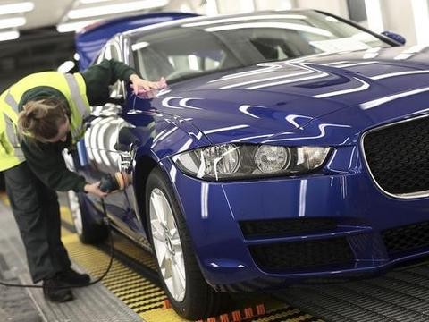 特斯拉不淡定了!捷豹首台纯电动SUV下线！