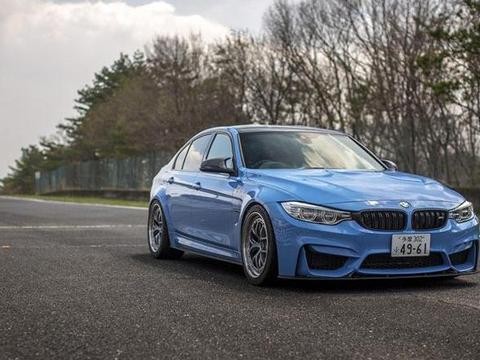 在性能迷的眼中 蓝色是“最杀”的颜色