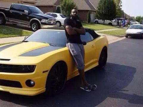 火箭球员都开什么车? 周琦上榜, 灯泡“豪无人性”, 王子亮瞎眼