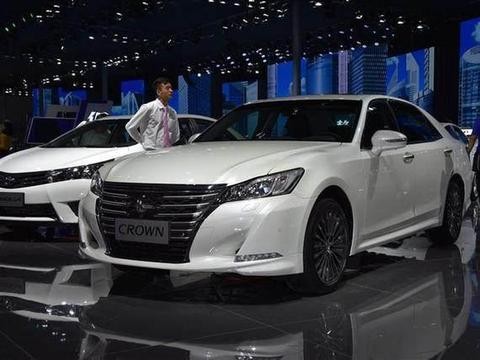 曾经卖80万，敢跟宝马7系叫板的皇冠，为何如今23万卖不动！