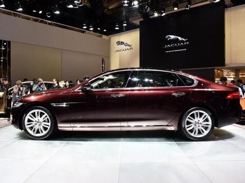 车长5米多，档次完胜A6，比奔驰E级大一圈，还便宜13万！