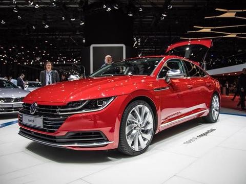 大众最美旗舰轿跑，无框车门配掀背式尾箱，卖24万叫好又叫座！