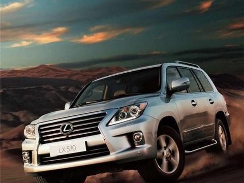 4s店加价30万，车主交5万定金想原价购买，苦等2年未提到新车！