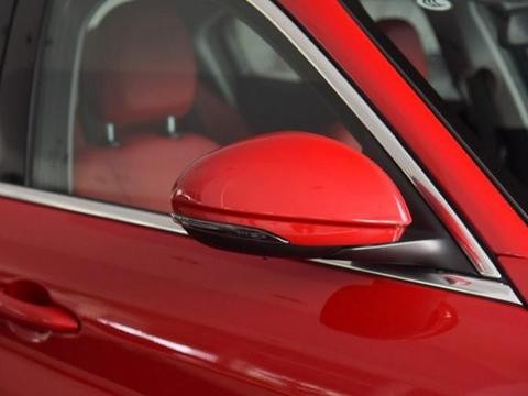 上市半年的豪车，回头率媲美玛莎拉蒂，可车主最不愿意的就是挂牌