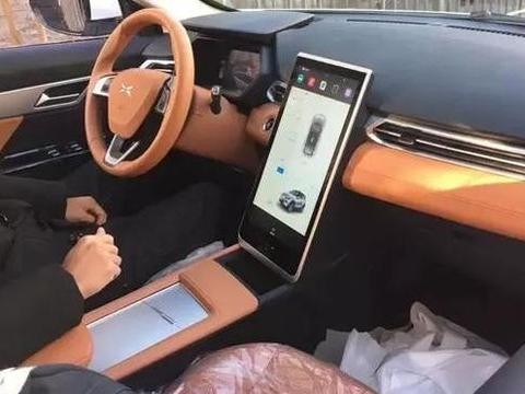 小鹏G3实车内饰谍照图: 大屏醒目/简约无华