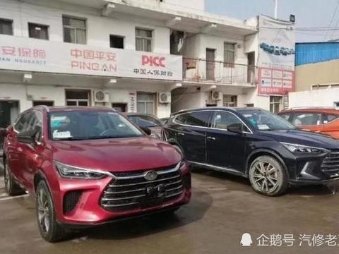 今天在4S店看到两台全新比亚迪唐二代