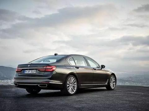 从90万跌到23万，曾剑指奥迪A8，堪比宝马7系，今爆减价都没人要