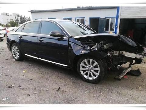 男子8万提两年车龄的奥迪A6L, 还称自己捡到了大便宜