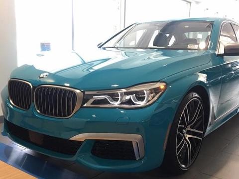 宝马7系已经不好好玩了，各种骚气颜色