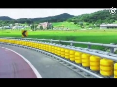 这种滚动屏障可以最大限度的减少因交通事故出现的伤亡