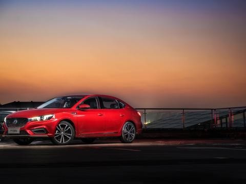 一夜快进，今日已是新一代  全新名爵6互联智行越代升级