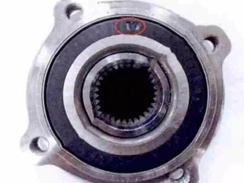 宝马740Li刹车时制动踏板抖动，刹车盘/片都换了为何还不行