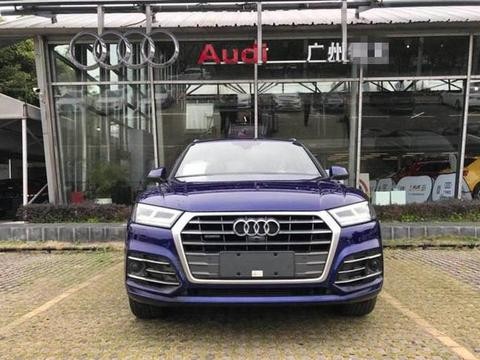 18款奥迪Q5L到店，加长后空间暴增，后排还剩三拳，宝马X3怎么比