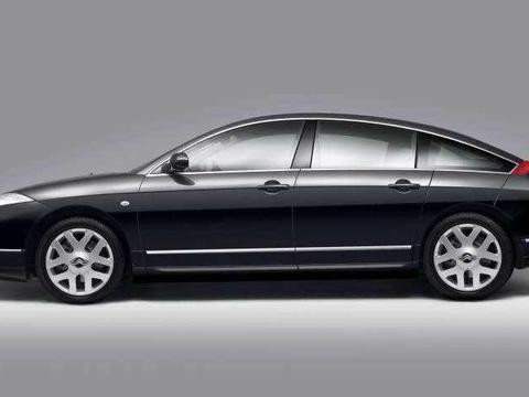 又一款中级车停产, 曾经叫板奥迪A6, 现款18万起却没人要