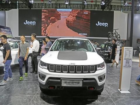 20万SUV：Jeep指南者、三菱欧蓝德、丰田RAV4荣放，你选谁？