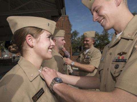 为何女兵不能进潜艇部队,就算进去也不能上潜