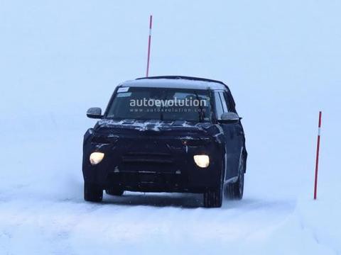 全新起亚秀尔的路试谍照 或搭载四驱系统