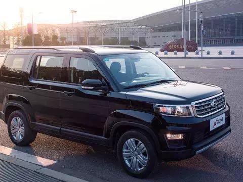 高仿“路虎发现4”只要5万就能开回家！山寨车你买不买？