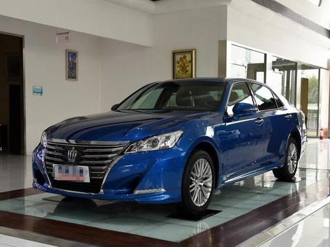 新款丰田-皇冠霸气来袭，性价比高，舒适性打满分，你有心动吗