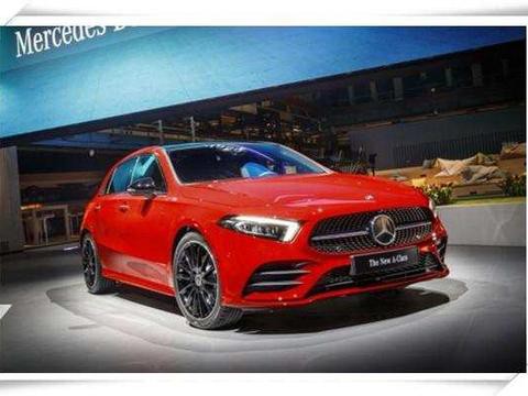 全新奔驰A级亮相, 配S级双大屏仪表盘,即将国产推三厢车型或20万