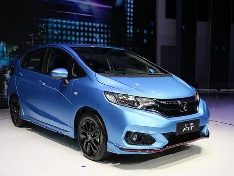 18款飞度终于亮相！7万起潮跑造型，连大众POLO见了都靠边站！