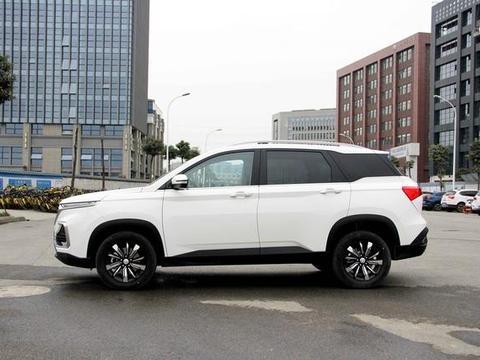 到店实拍国产明星品牌，结果却与预期截然相反