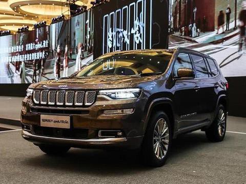 中国特供Jeep指挥官实拍，4.8米车身配9AT，汉兰达危险了！