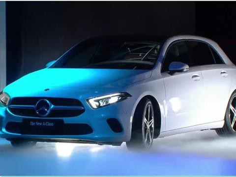 奔驰A级“三围”暴增 内饰堪比S级 BBA入门级大战在即！
