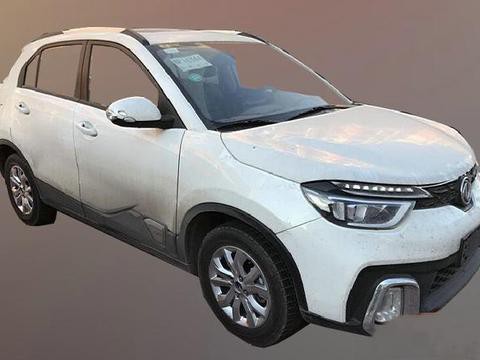 疑似全新高尔夫谍照流出/荣威RX8内饰细节图曝光